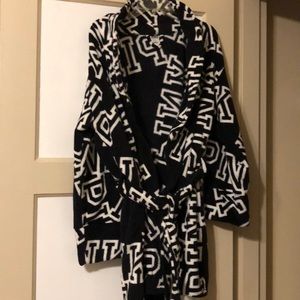 Victoria Secret ( Pink ) plush cotton robe